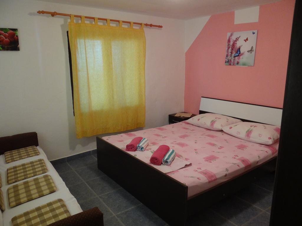 Apartments Jerkovic สตารีกราด ภายนอก รูปภาพ