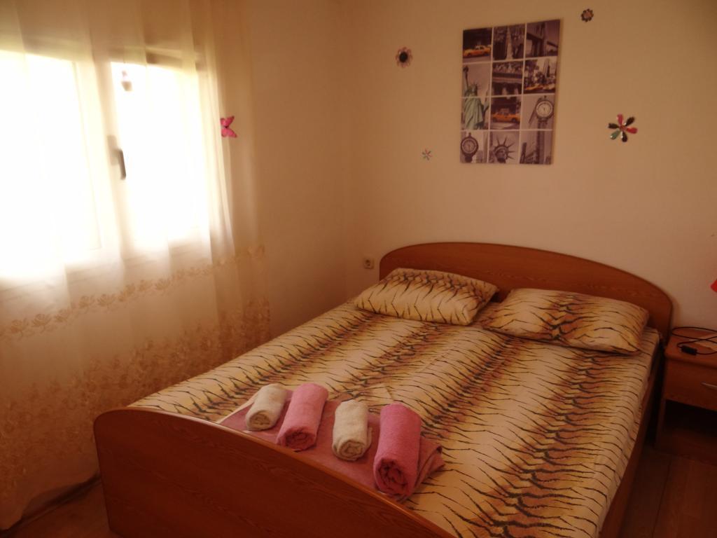 Apartments Jerkovic สตารีกราด ภายนอก รูปภาพ