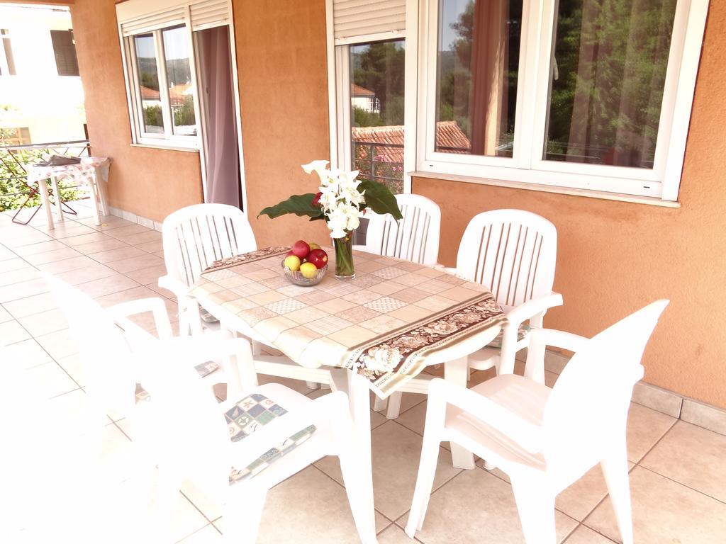Apartments Jerkovic สตารีกราด ภายนอก รูปภาพ